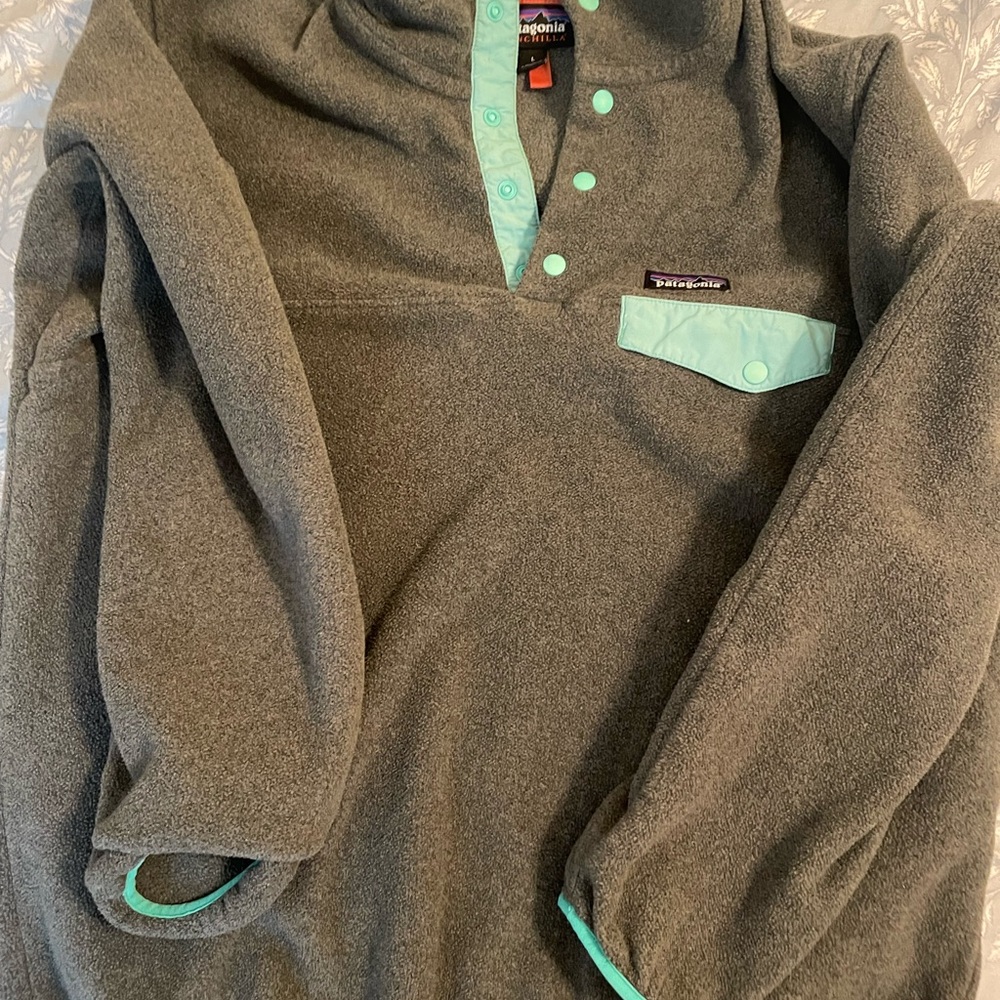 Patagonia Synchilla Gray Pullover with Aqua Trim